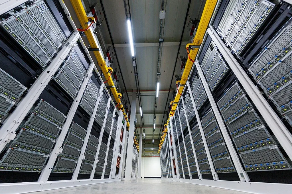 How Direct-to-Chip Liquid Cooling Reduces Energy Use